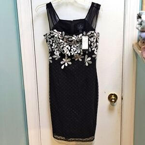 Woman's Black Strapless Dress NWT  Adrianna Papell size 6, 38 in long